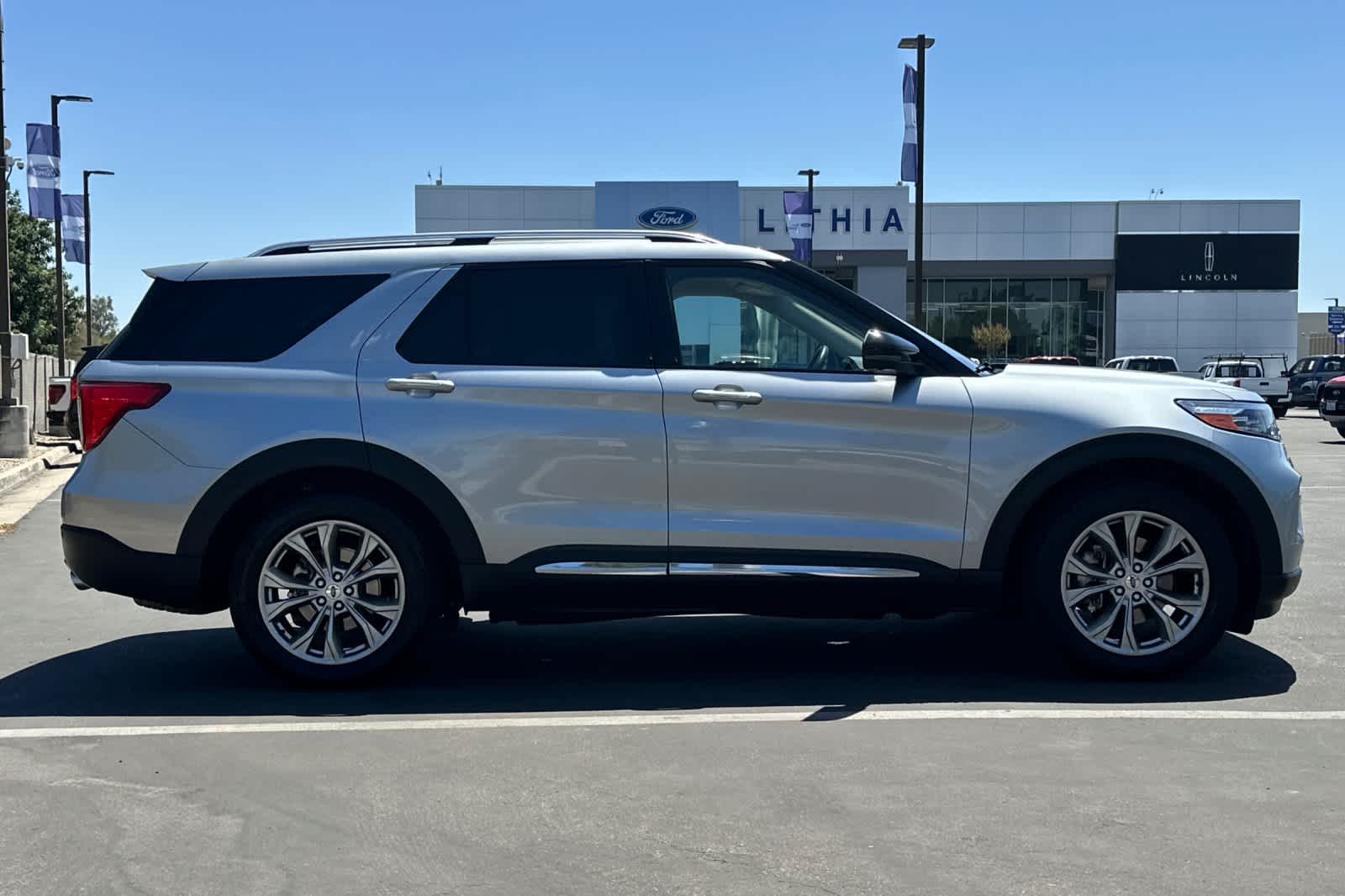 Thumbnail: 2023 Ford Explorer - 9