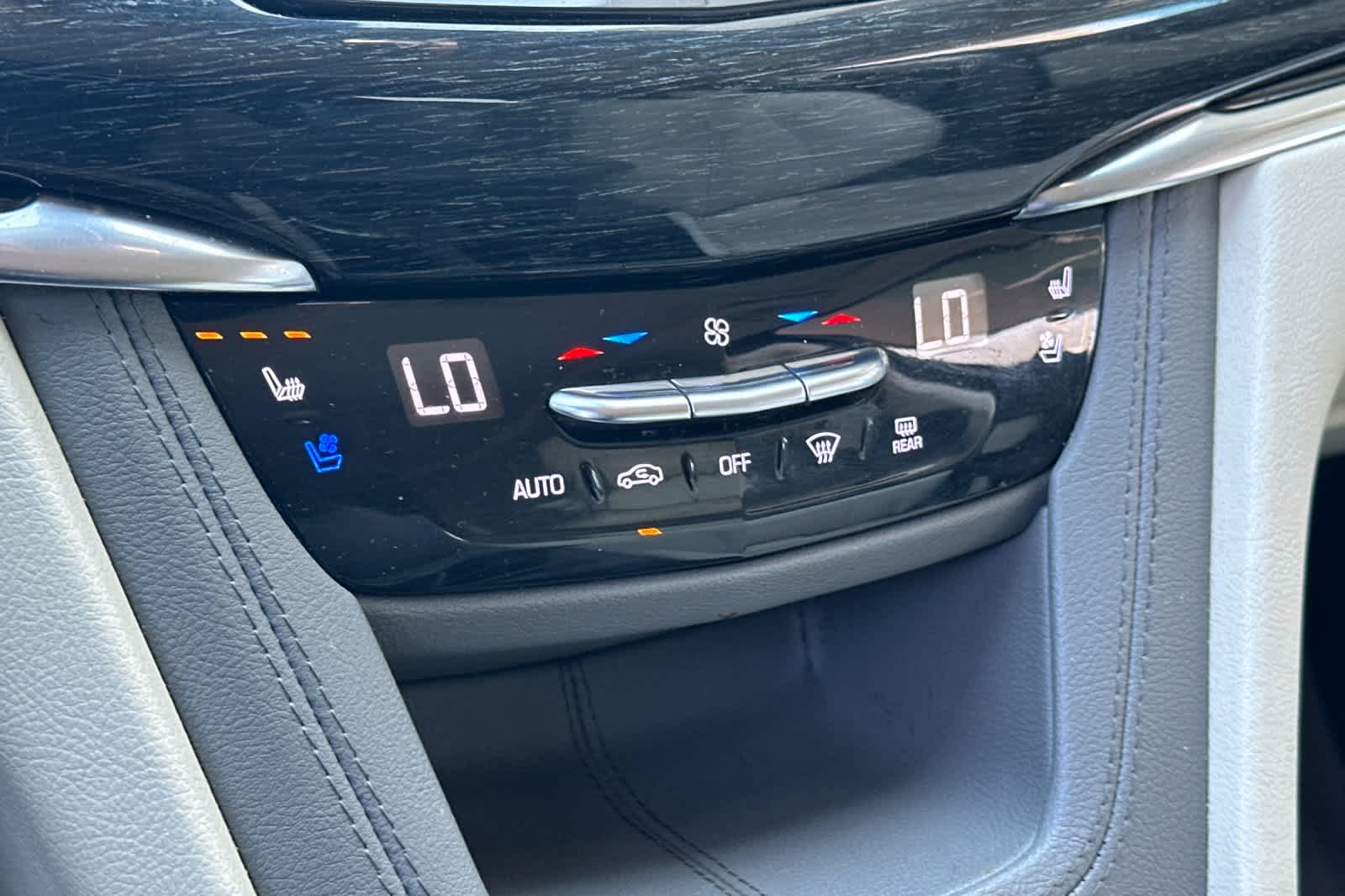 Thumbnail: 2021 Cadillac XT6 - 22