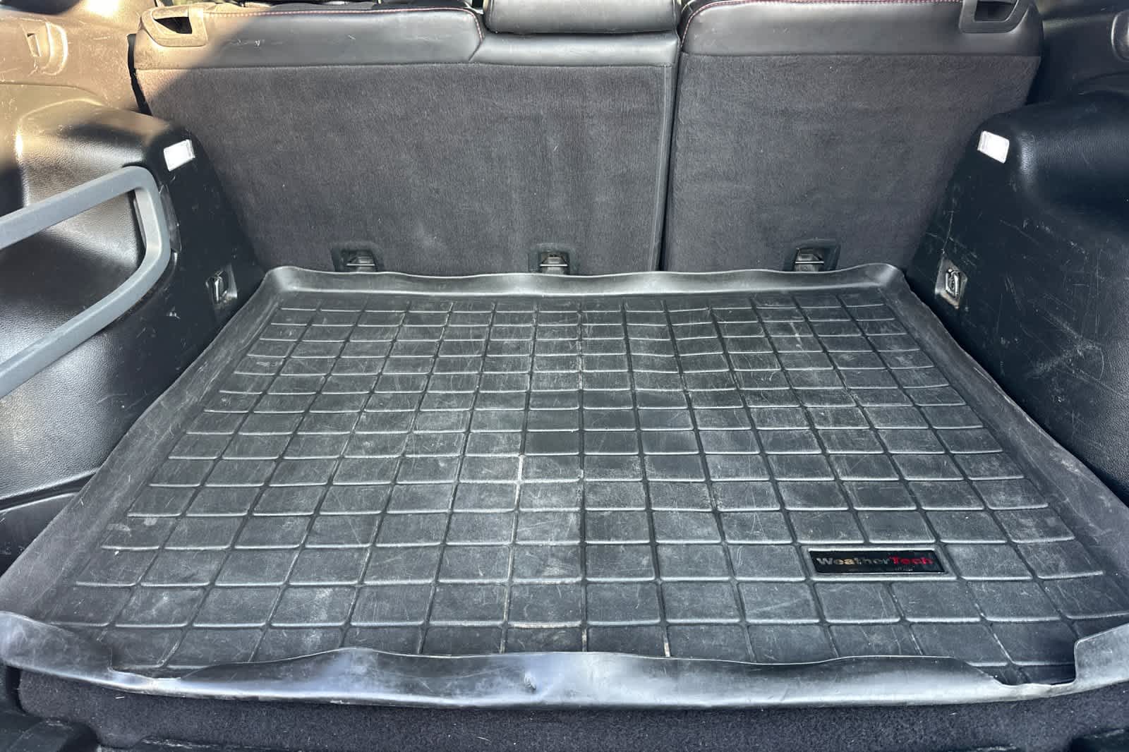 Thumbnail: 2018 Jeep Cherokee - 15