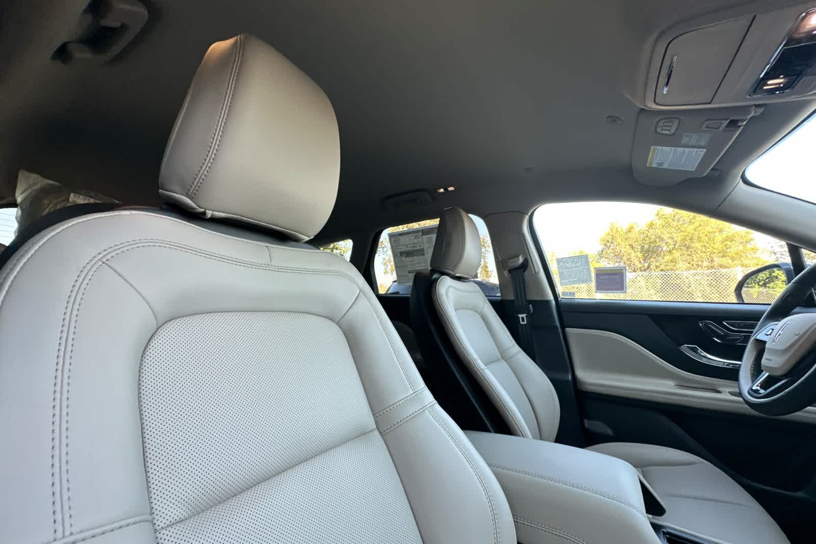 Thumbnail: 2025 Lincoln Corsair - 18