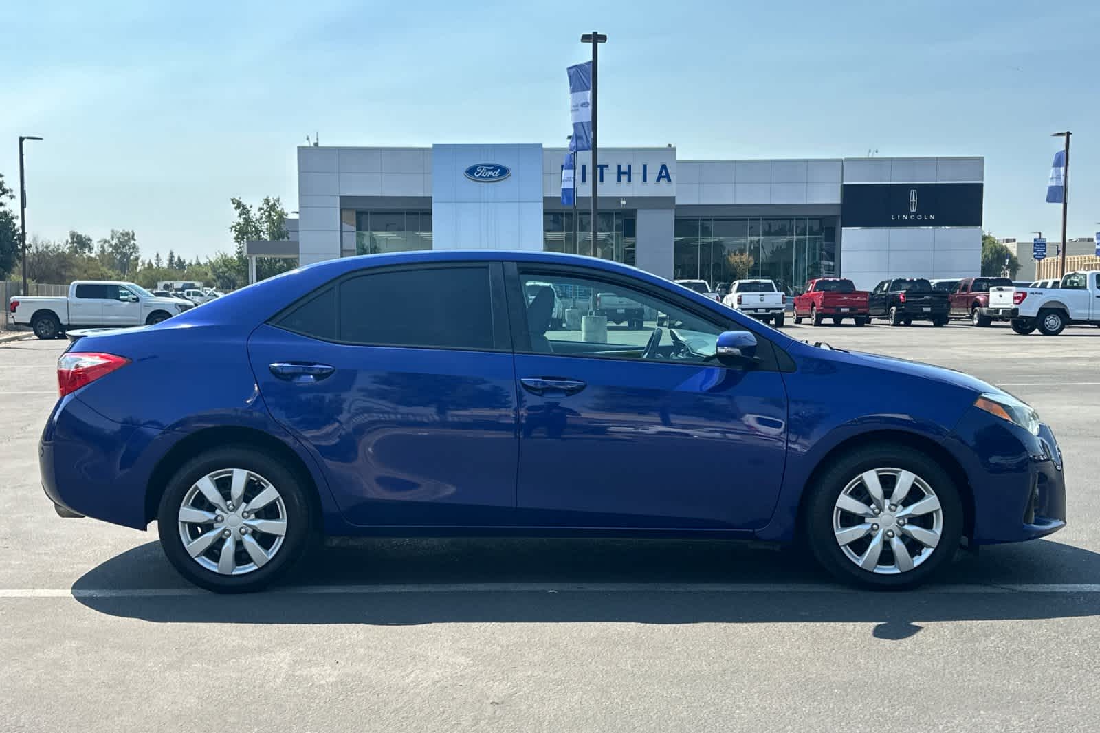 Thumbnail: 2015 Toyota Corolla - 8