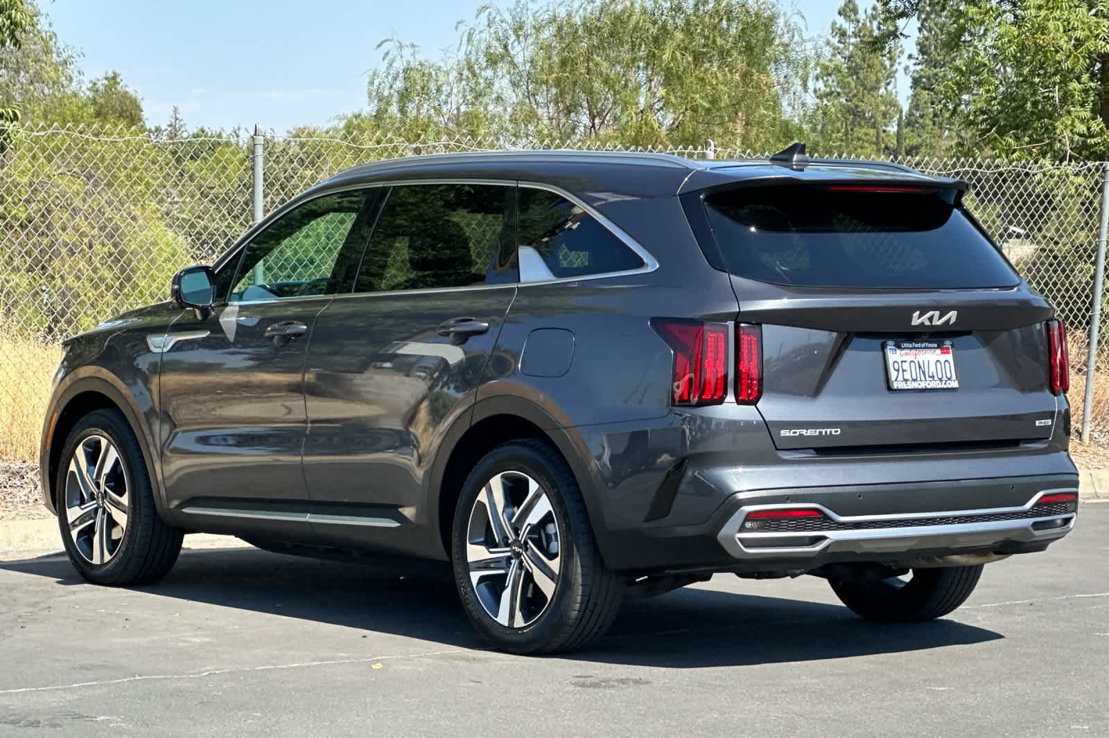 Thumbnail: 2023 Kia Sorento - 6