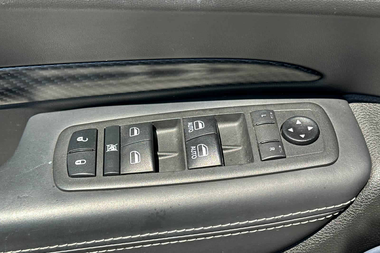 Thumbnail: 2020 Dodge Durango - 14