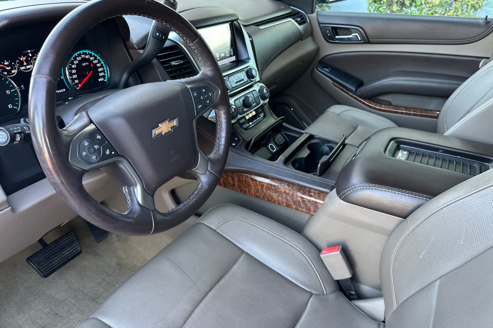 Thumbnail: 2016 Chevrolet Suburban - 11