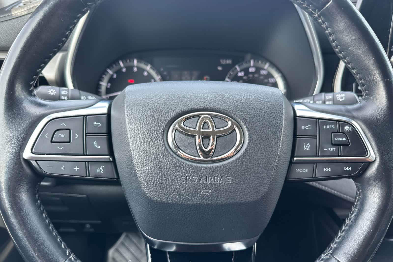 Thumbnail: 2020 Toyota Highlander - 23