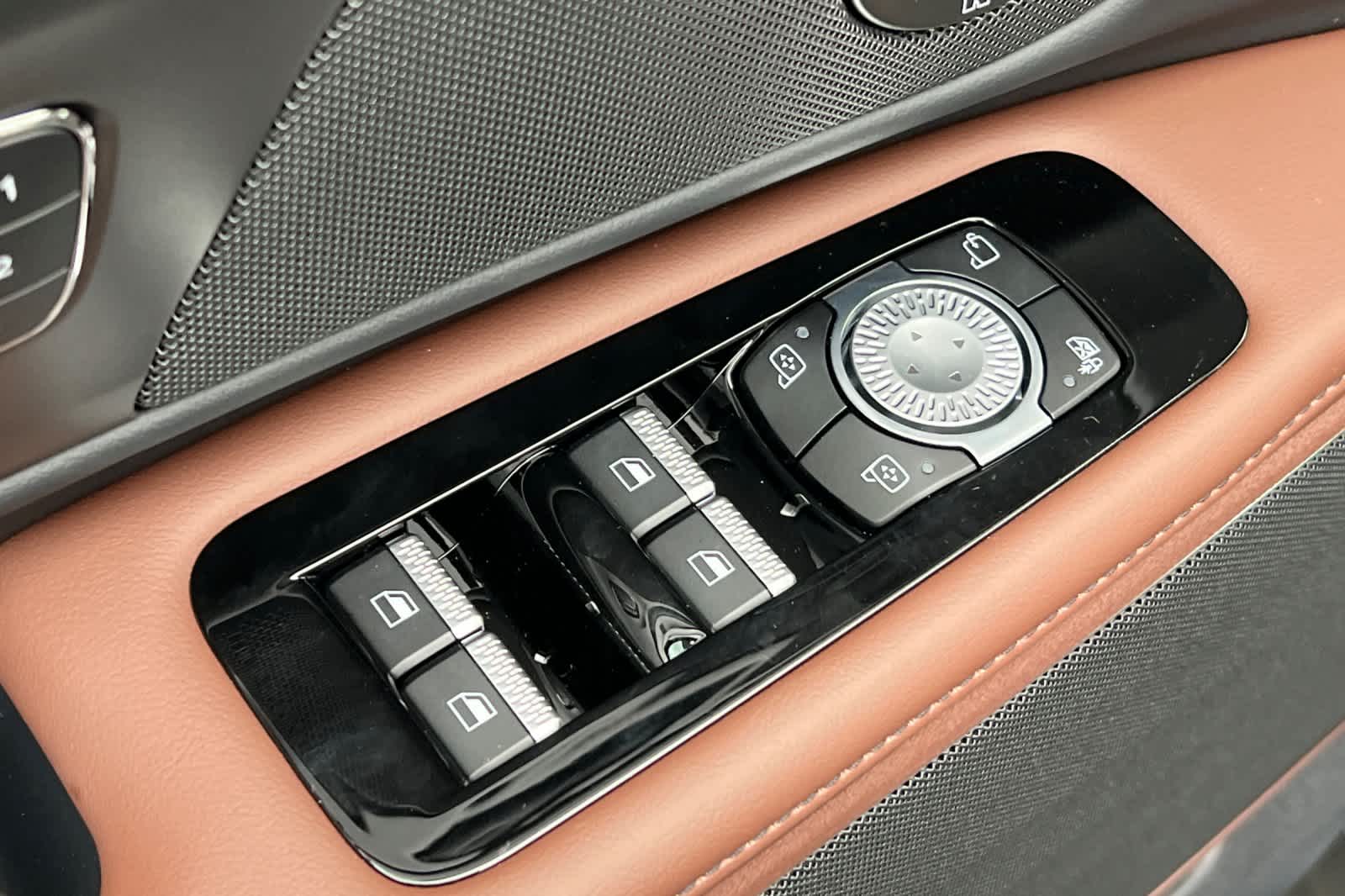 Thumbnail: 2026 Lincoln Nautilus - 14