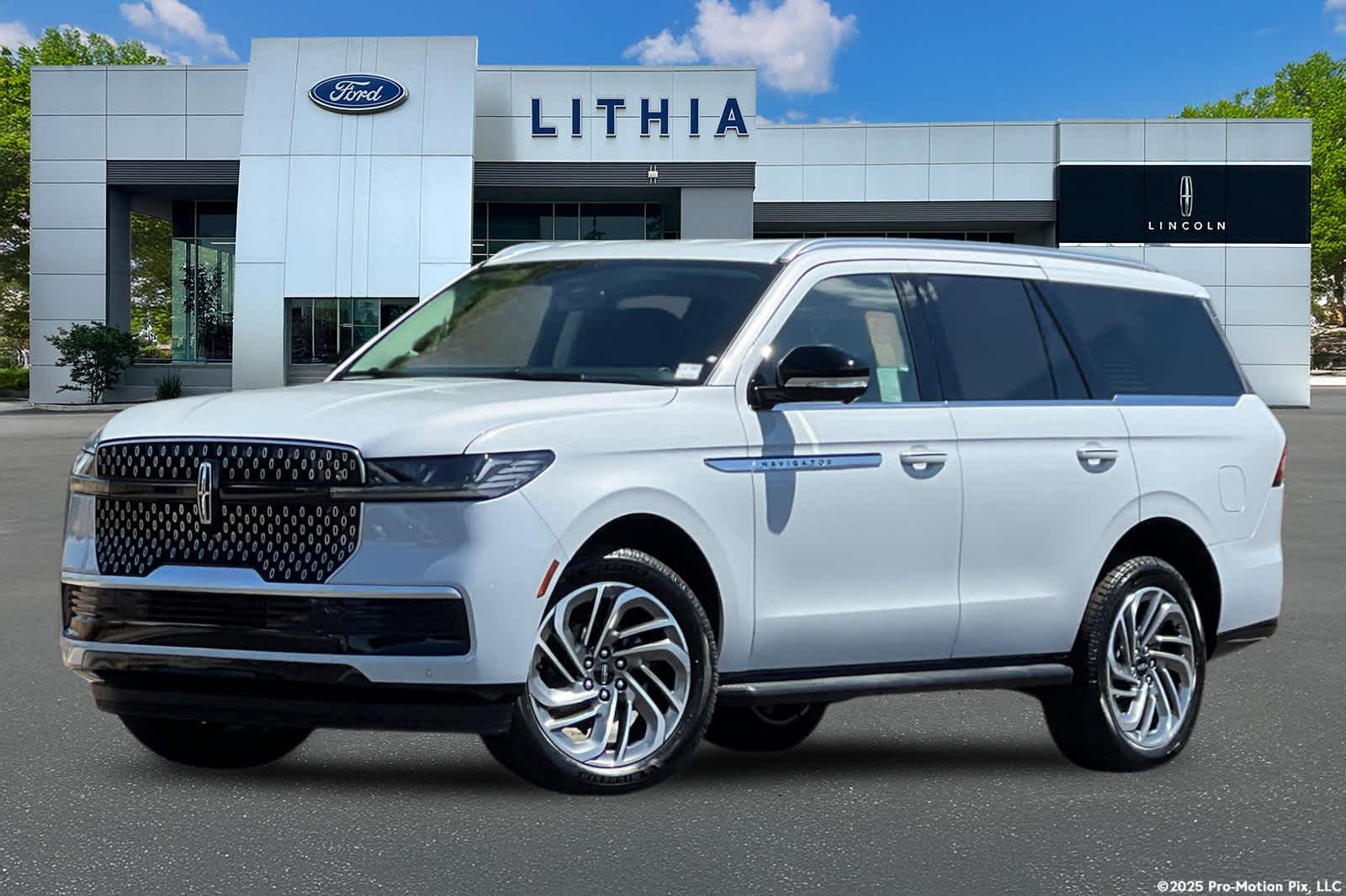 2026 Lincoln Navigator Premiere AWD's photo