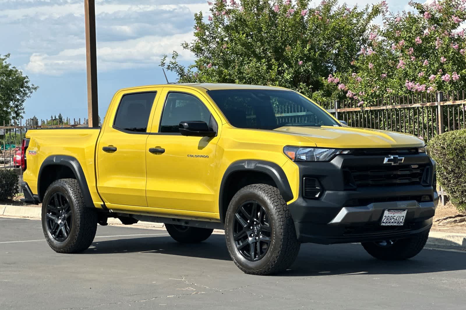 Thumbnail: 2023 Chevrolet Colorado - 9