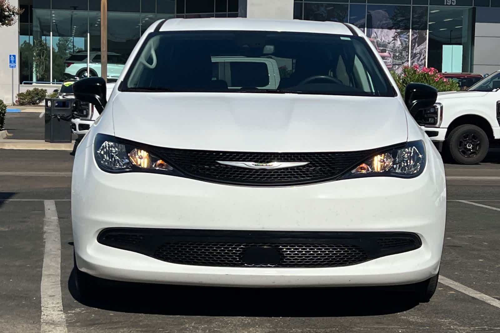 Thumbnail: 2024 Chrysler Voyager - 10