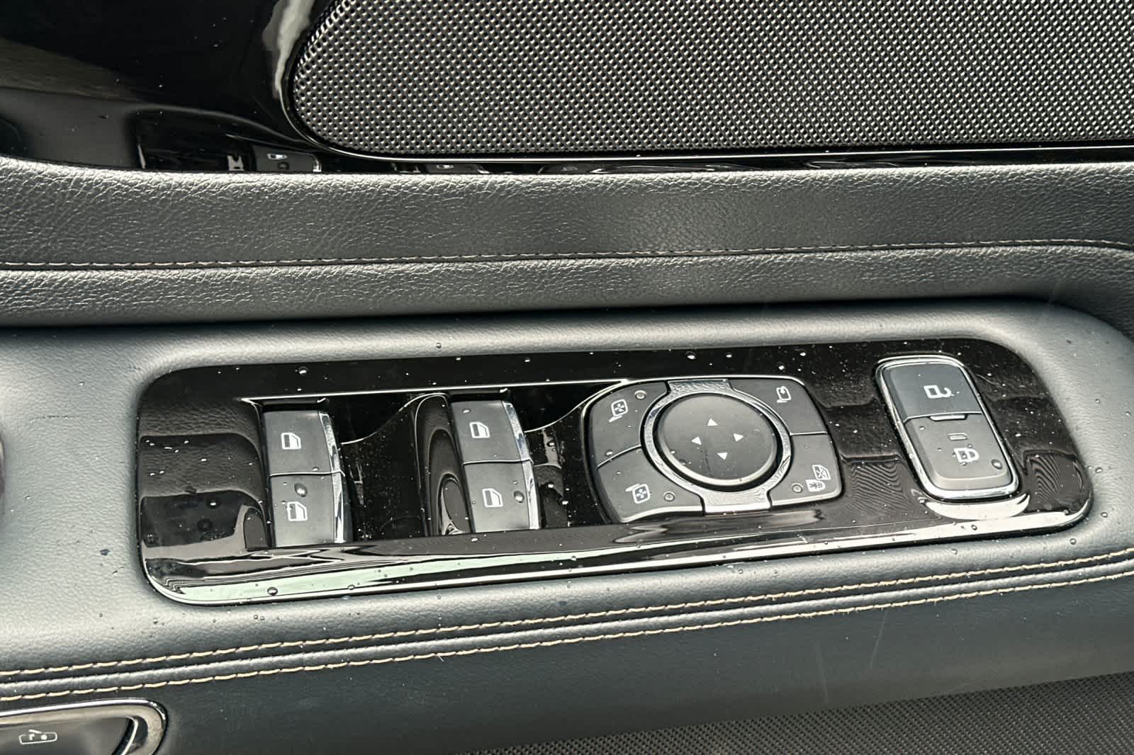 Thumbnail: 2026 Lincoln Aviator - 14