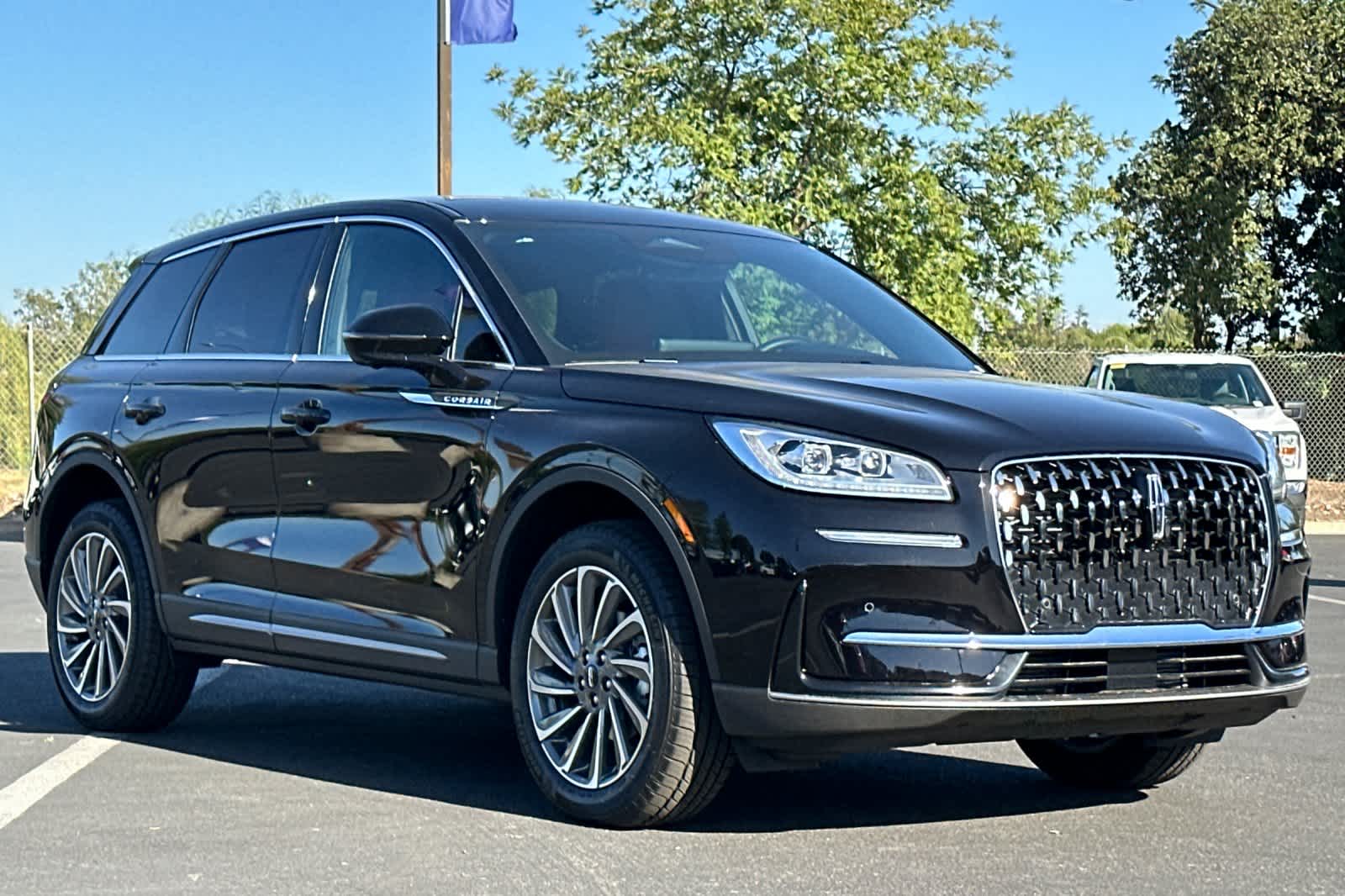 Thumbnail: 2025 Lincoln Corsair - 10