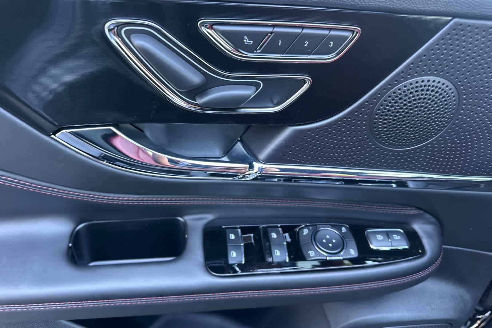 Thumbnail: 2025 Lincoln Corsair - 13