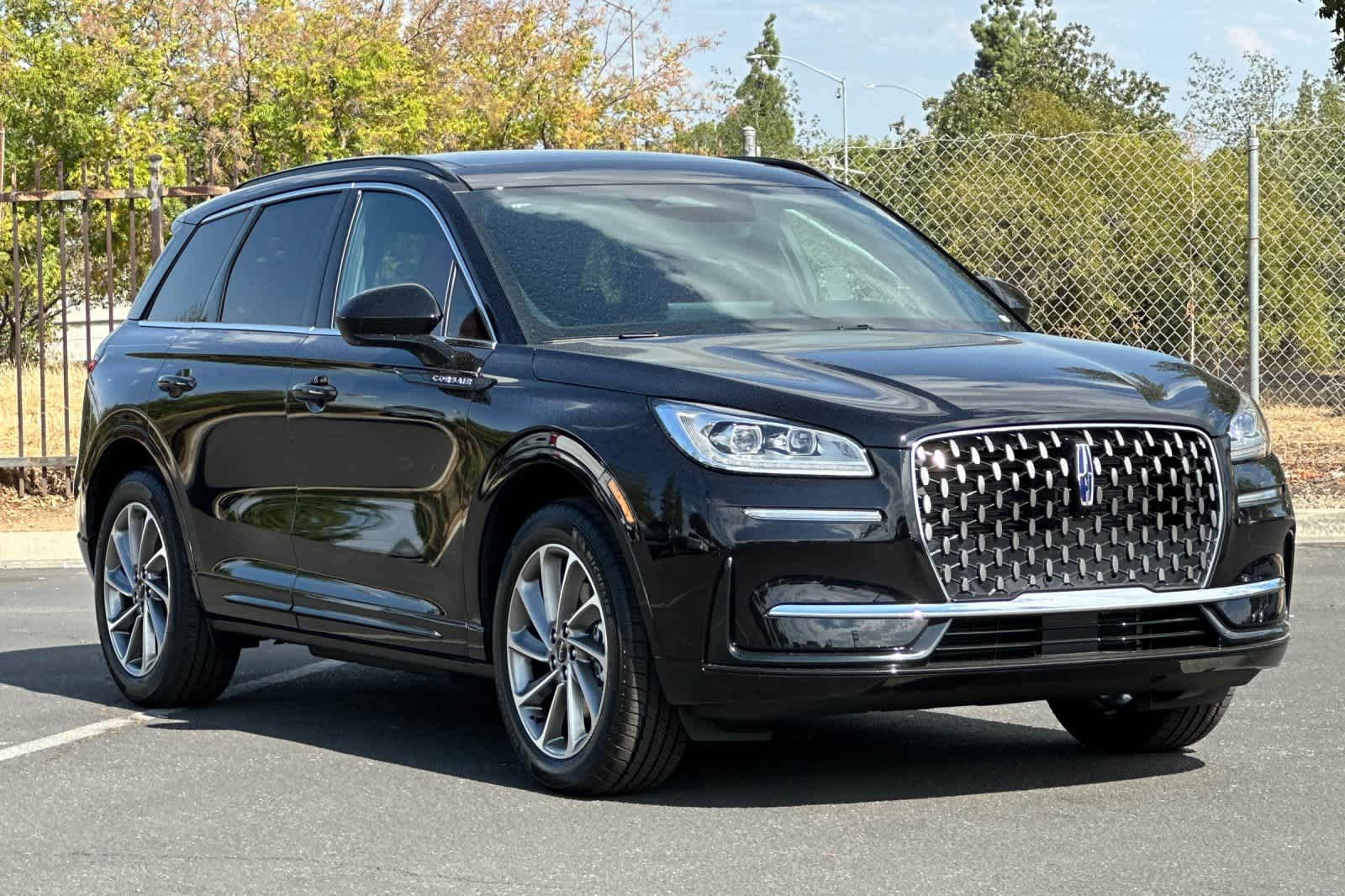 Thumbnail: 2025 Lincoln Corsair - 10