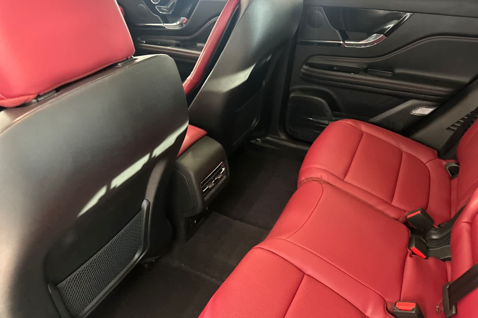 Thumbnail: 2026 Lincoln Corsair - 4