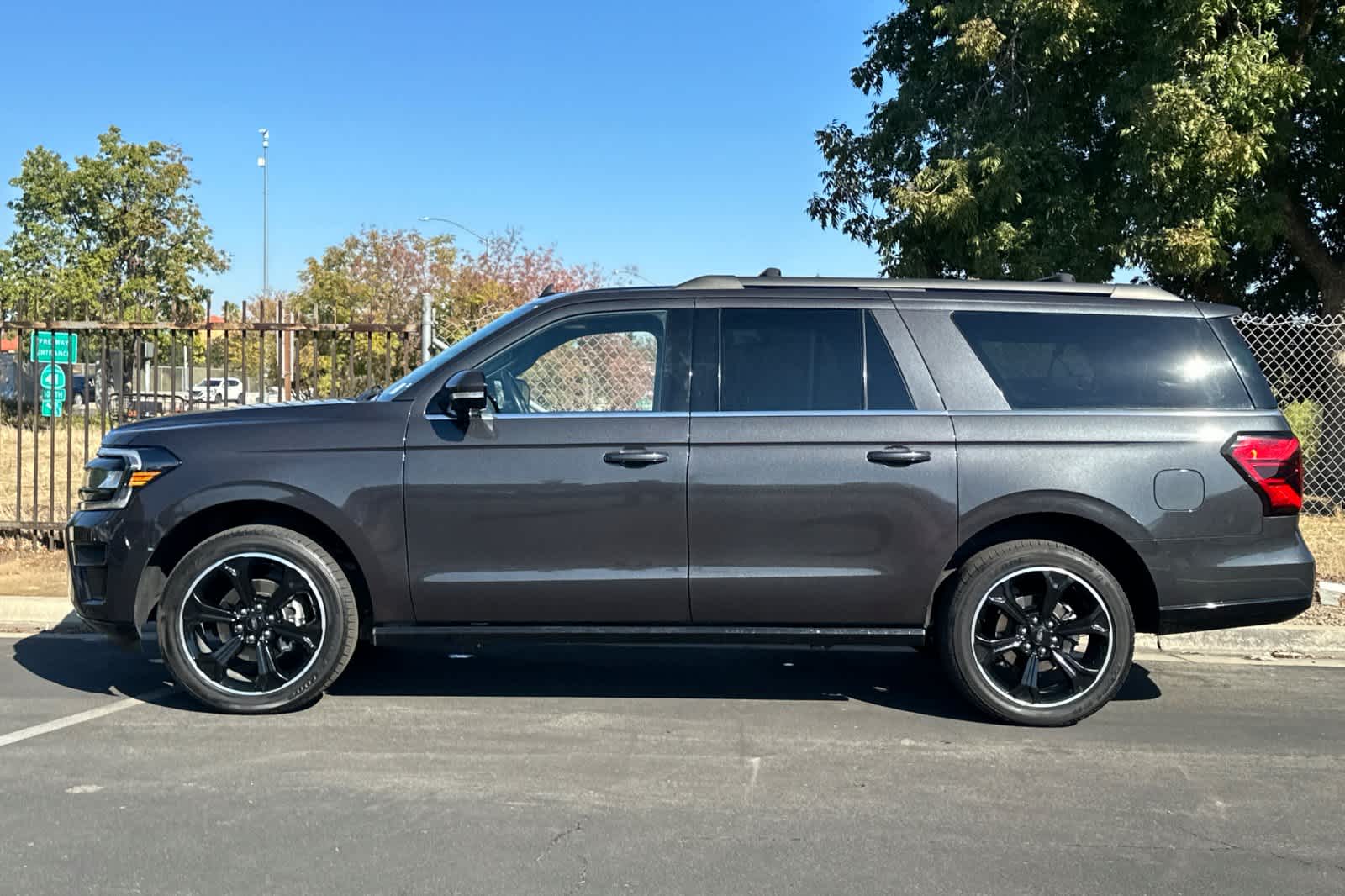Thumbnail: 2022 Ford Expedition MAX - 6