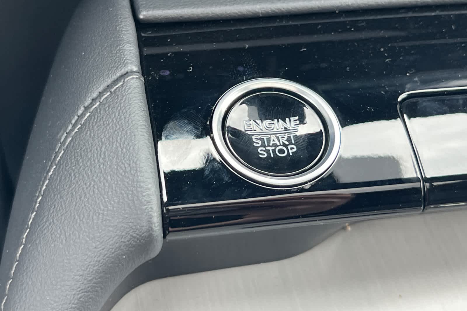 Thumbnail: 2026 Lincoln Navigator L - 25