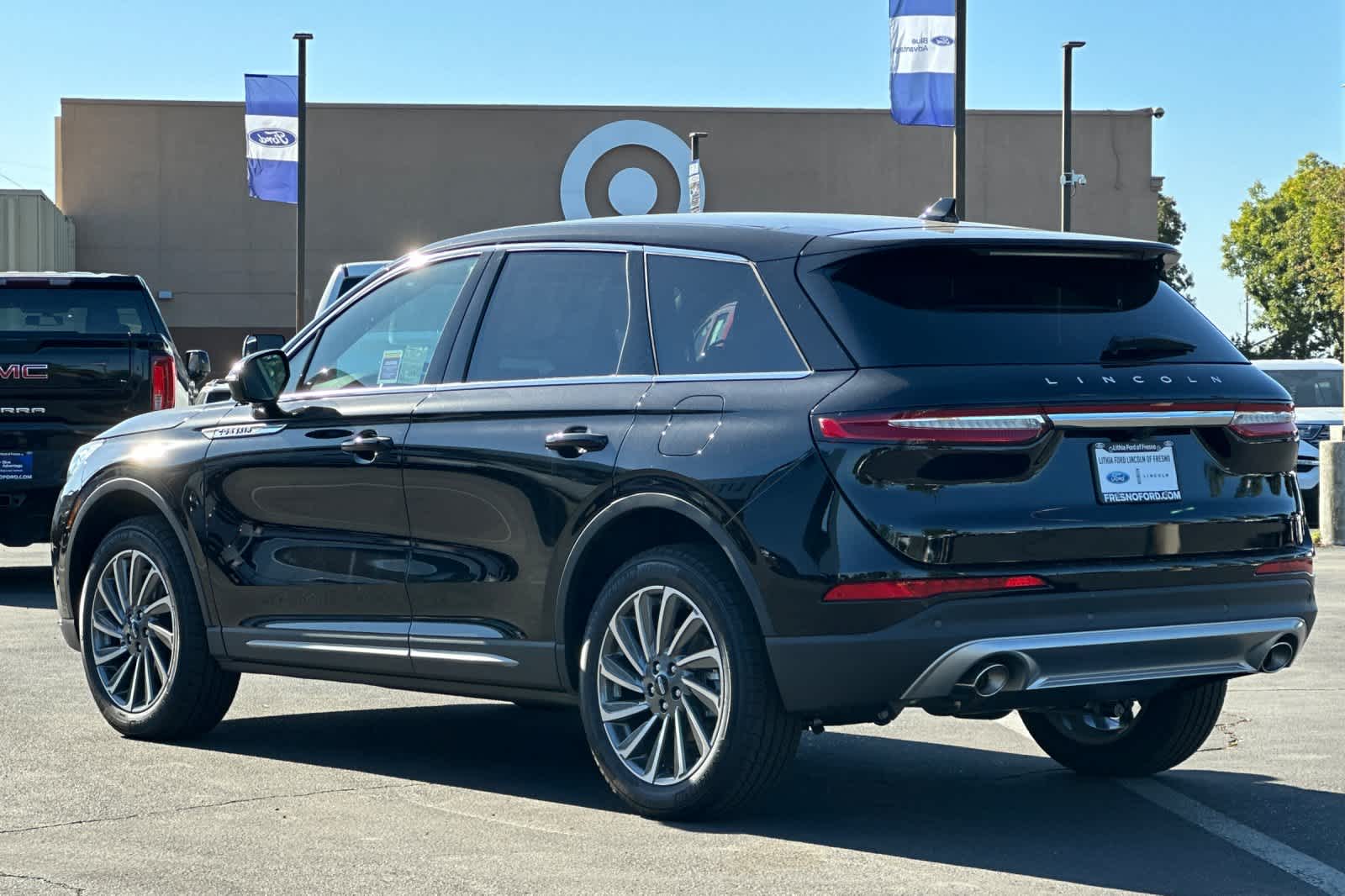 Thumbnail: 2025 Lincoln Corsair - 6