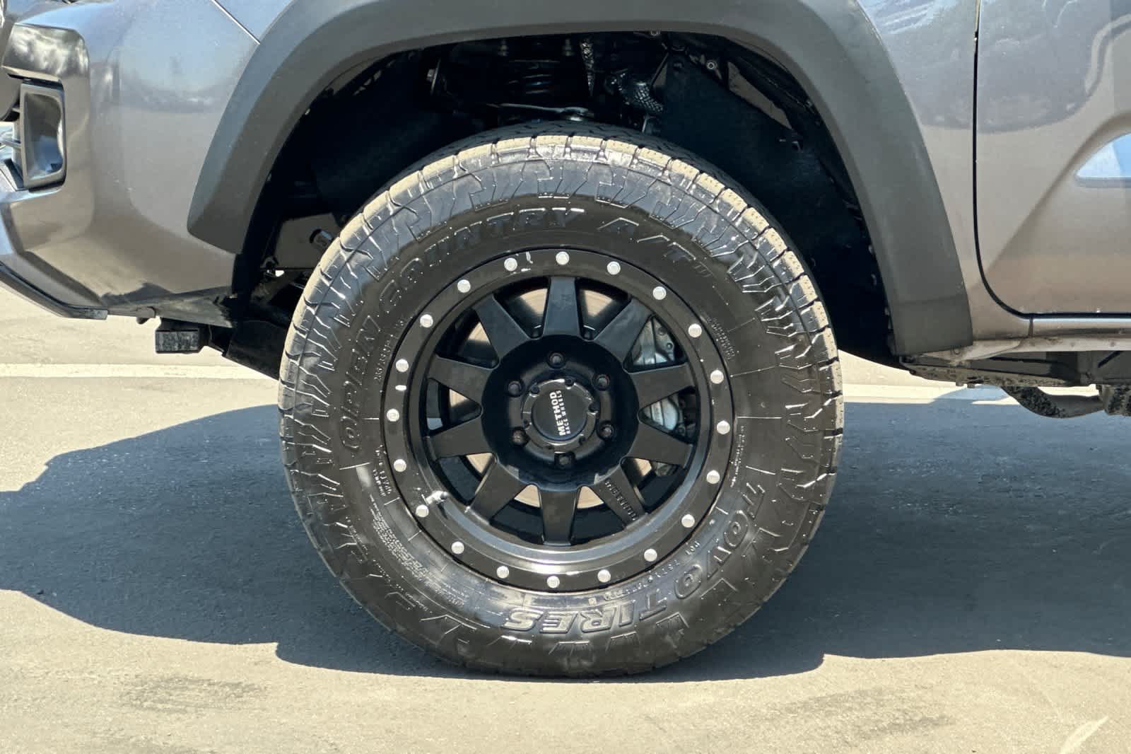 Thumbnail: 2016 Toyota Tacoma - 25