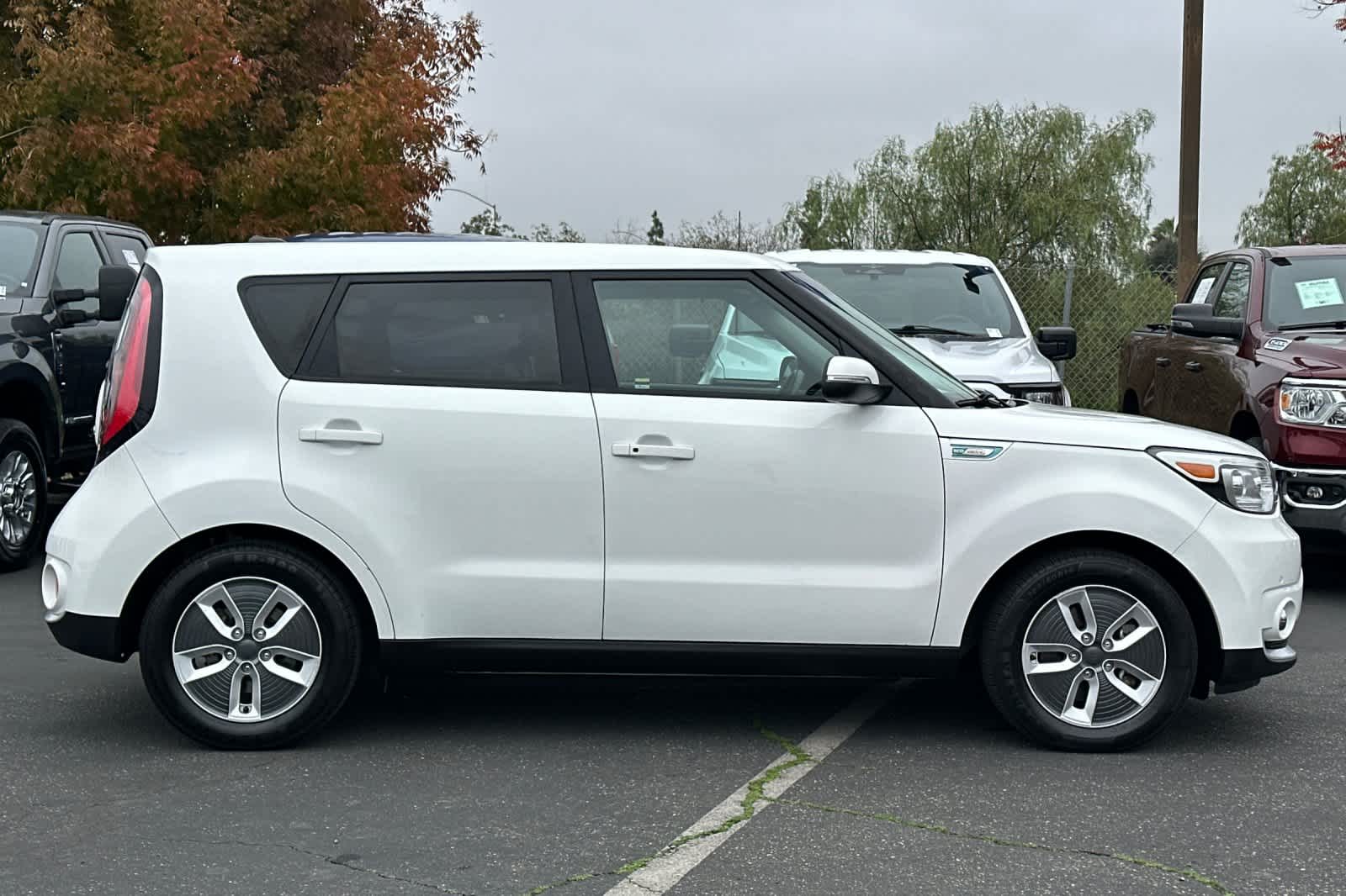 Thumbnail: 2017 Kia Soul EV - 8