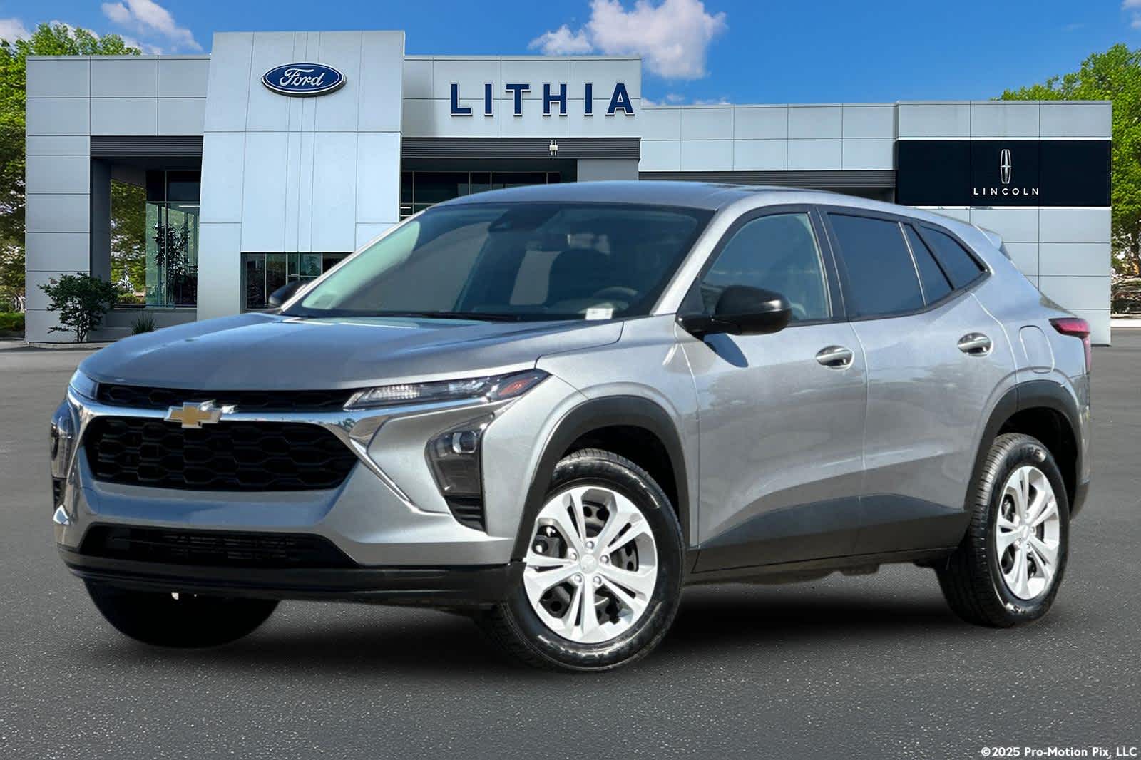 2025 Chevrolet Trax LS's photo