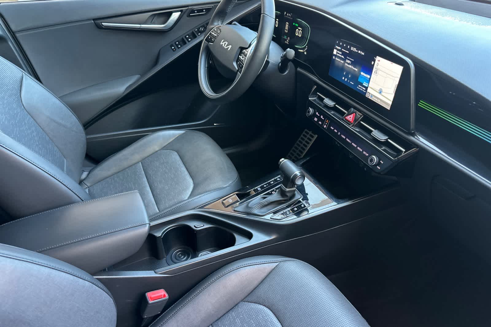 Thumbnail: 2024 Kia Niro - 15