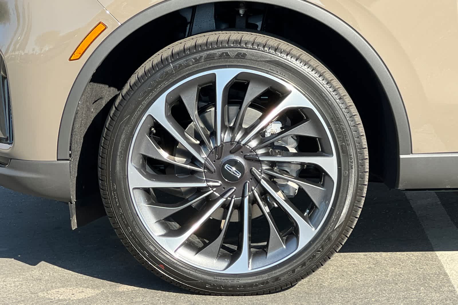 Thumbnail: 2026 Lincoln Aviator - 28