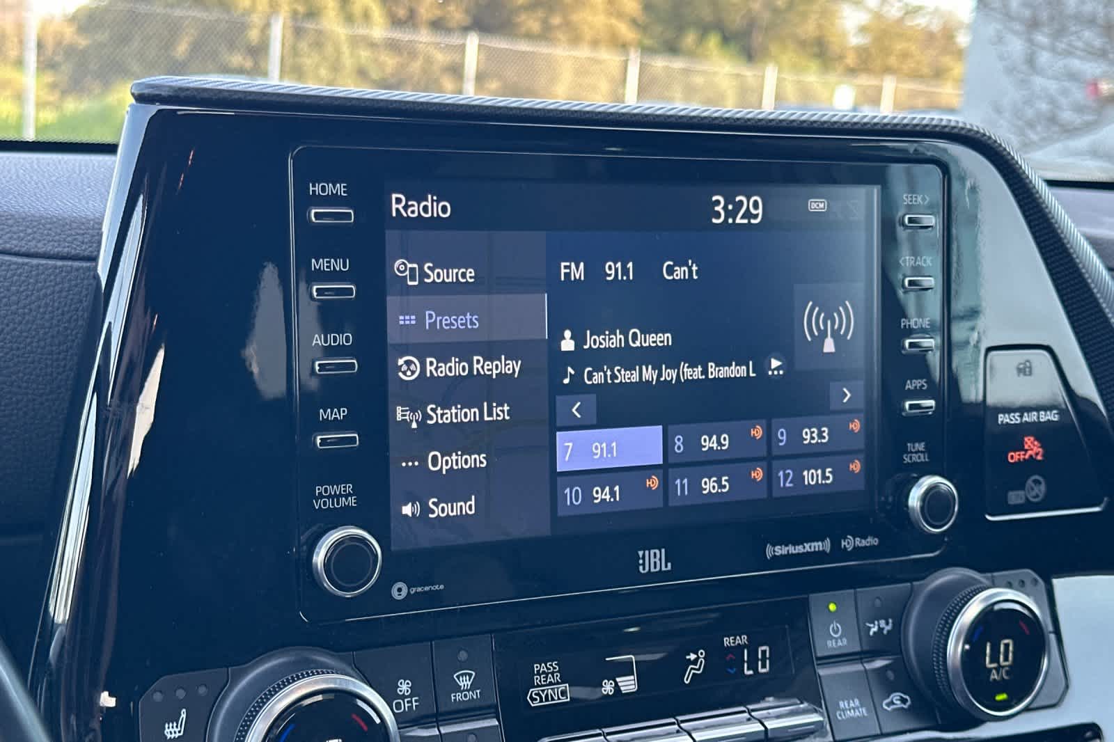 Thumbnail: 2022 Toyota Highlander - 19