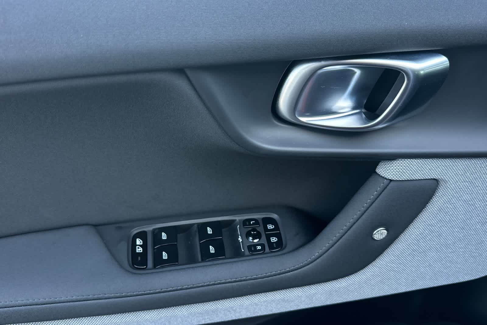 Thumbnail: 2023 Polestar 2 - 12