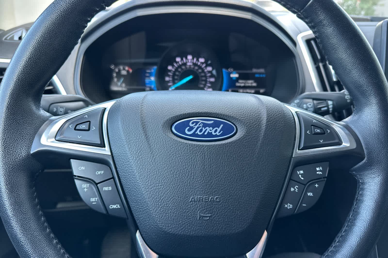 Thumbnail: 2022 Ford Edge - 24