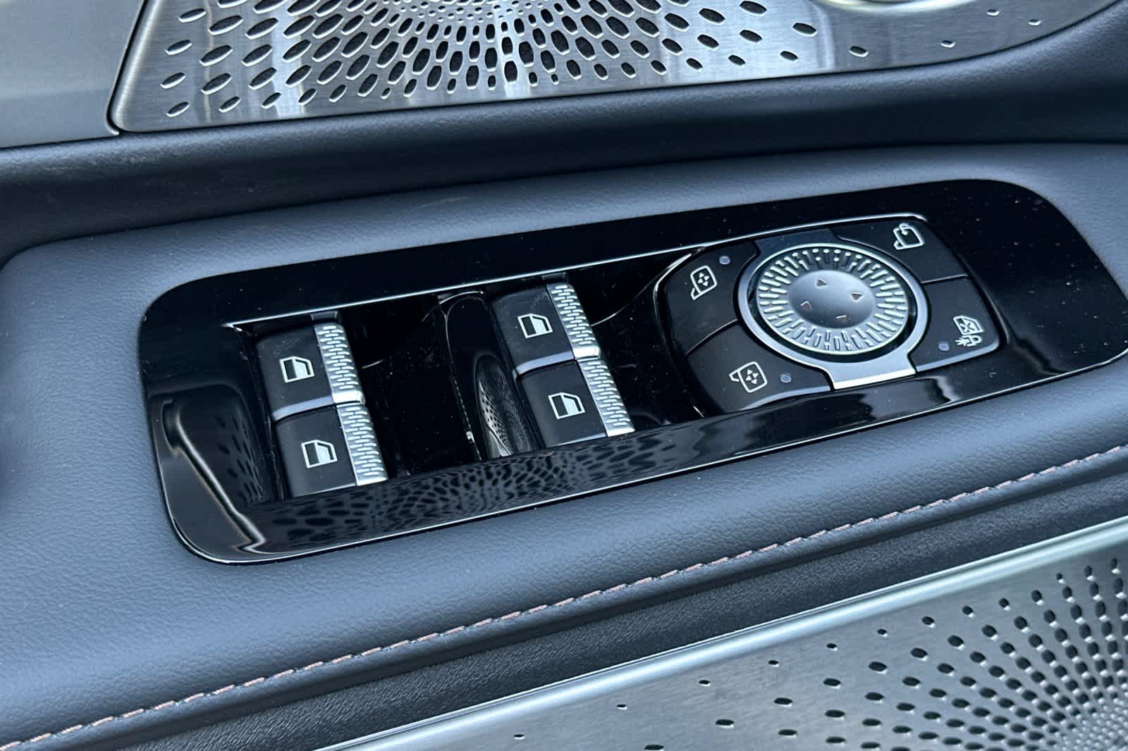 Thumbnail: 2026 Lincoln Nautilus - 14