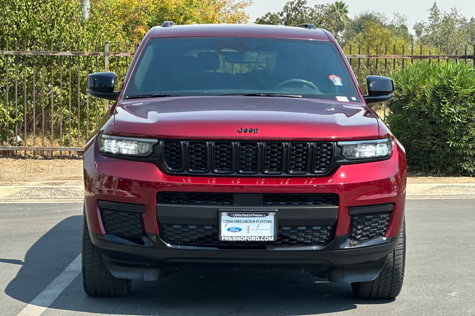 Thumbnail: 2023 Jeep Grand Cherokee - 10