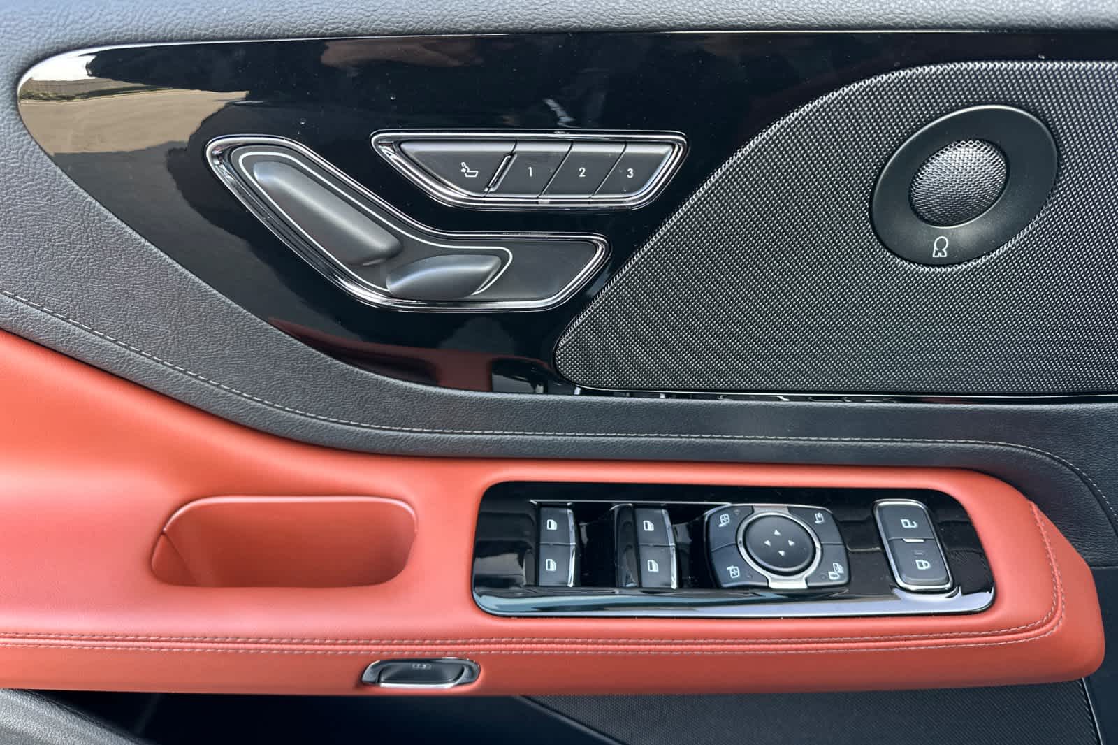 Thumbnail: 2026 Lincoln Aviator - 13