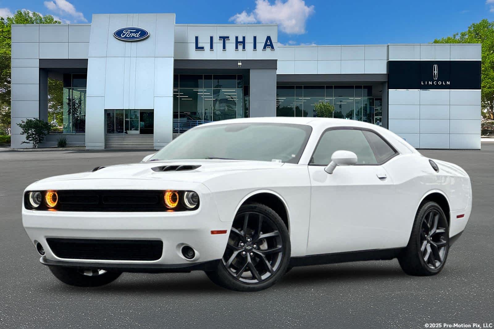 2023 Dodge Challenger SXT's photo