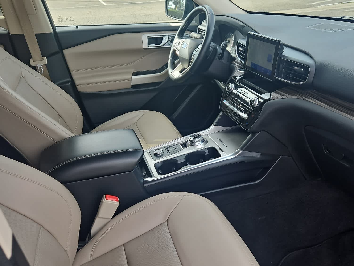 Thumbnail: 2021 Ford Explorer - 14