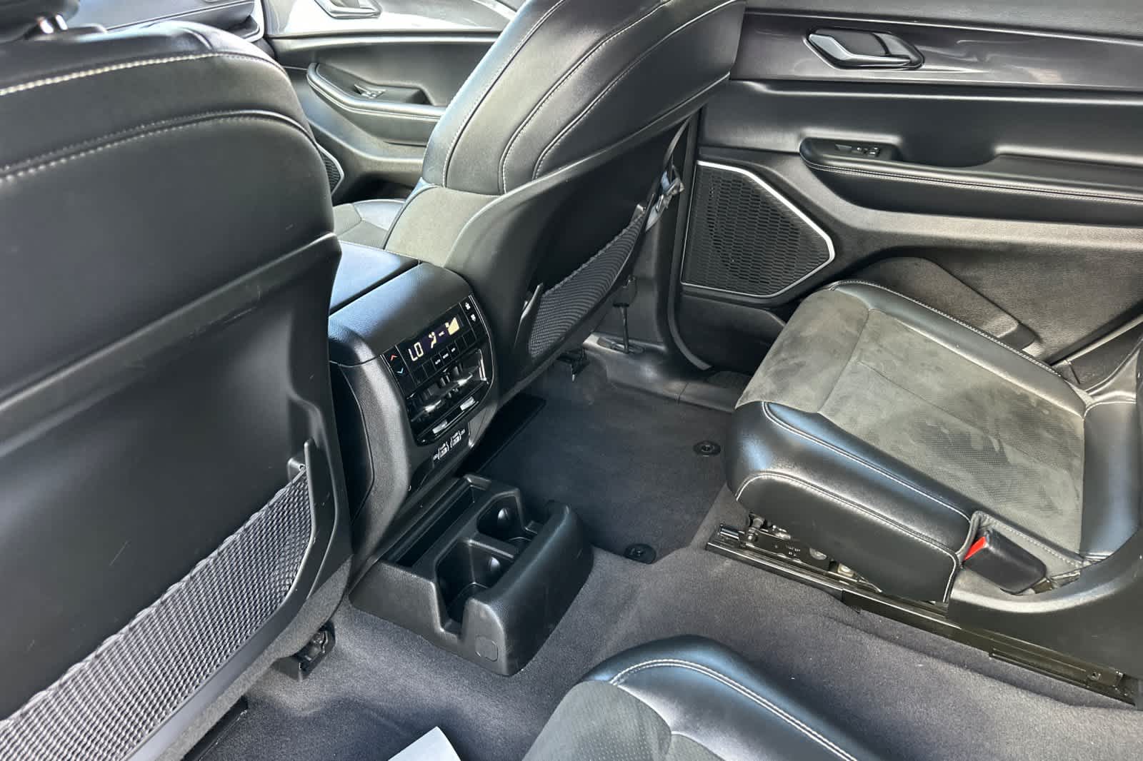 Thumbnail: 2021 Jeep Grand Cherokee L - 4