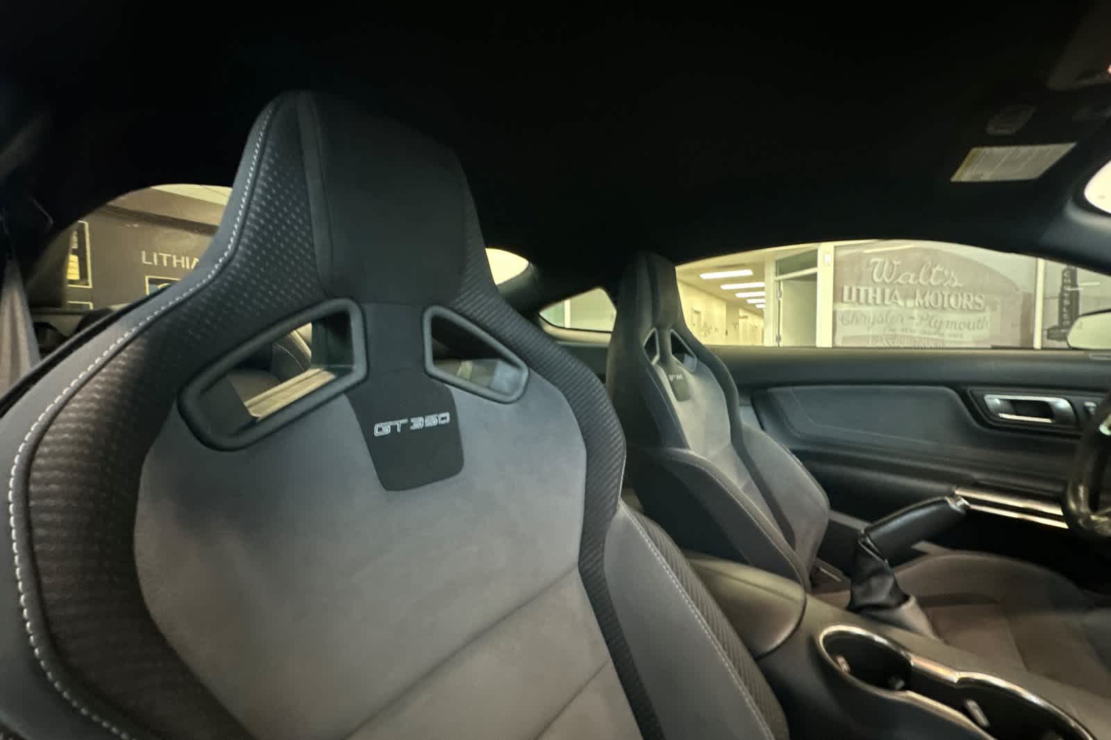 Thumbnail: 2020 Ford Econoline - 17