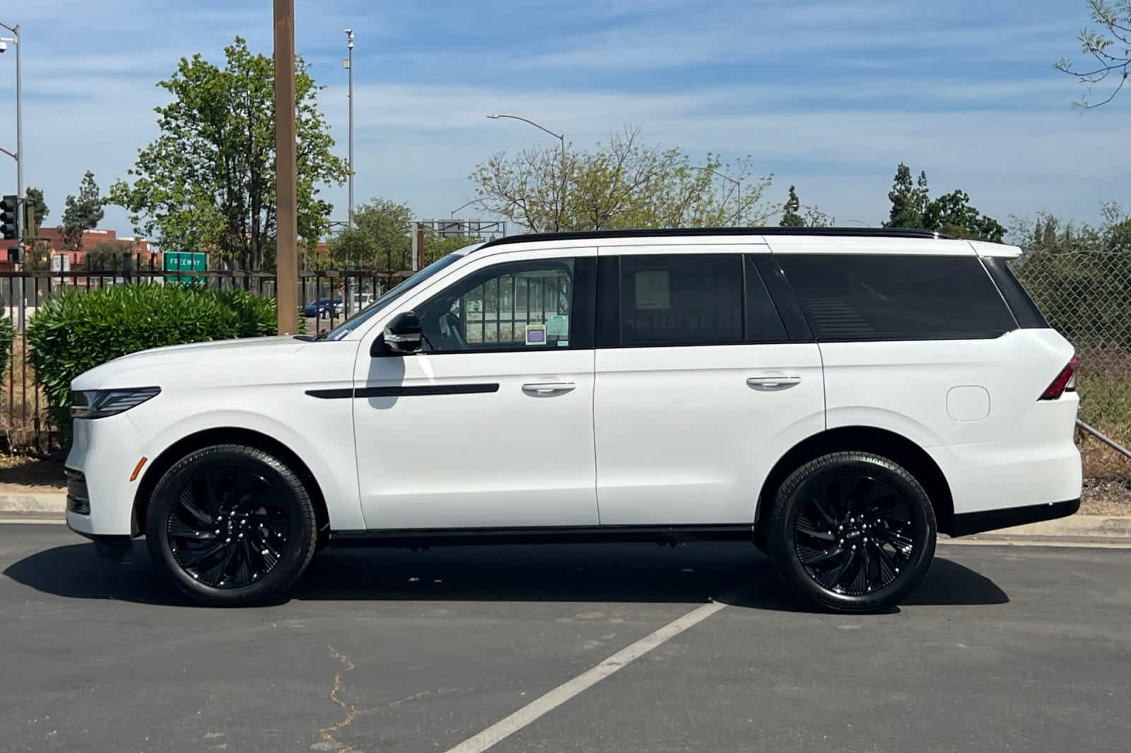 Thumbnail: 2026 Lincoln Navigator - 5