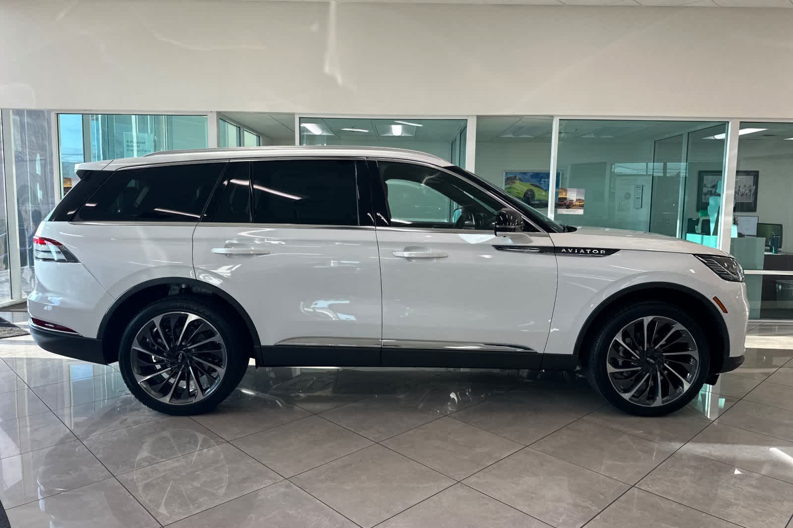 Thumbnail: 2026 Lincoln Aviator - 8