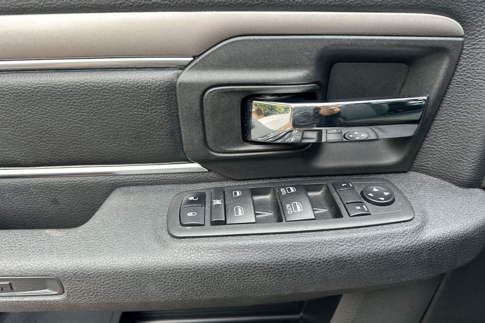 Thumbnail: 2024 RAM 1500 Classic - 13