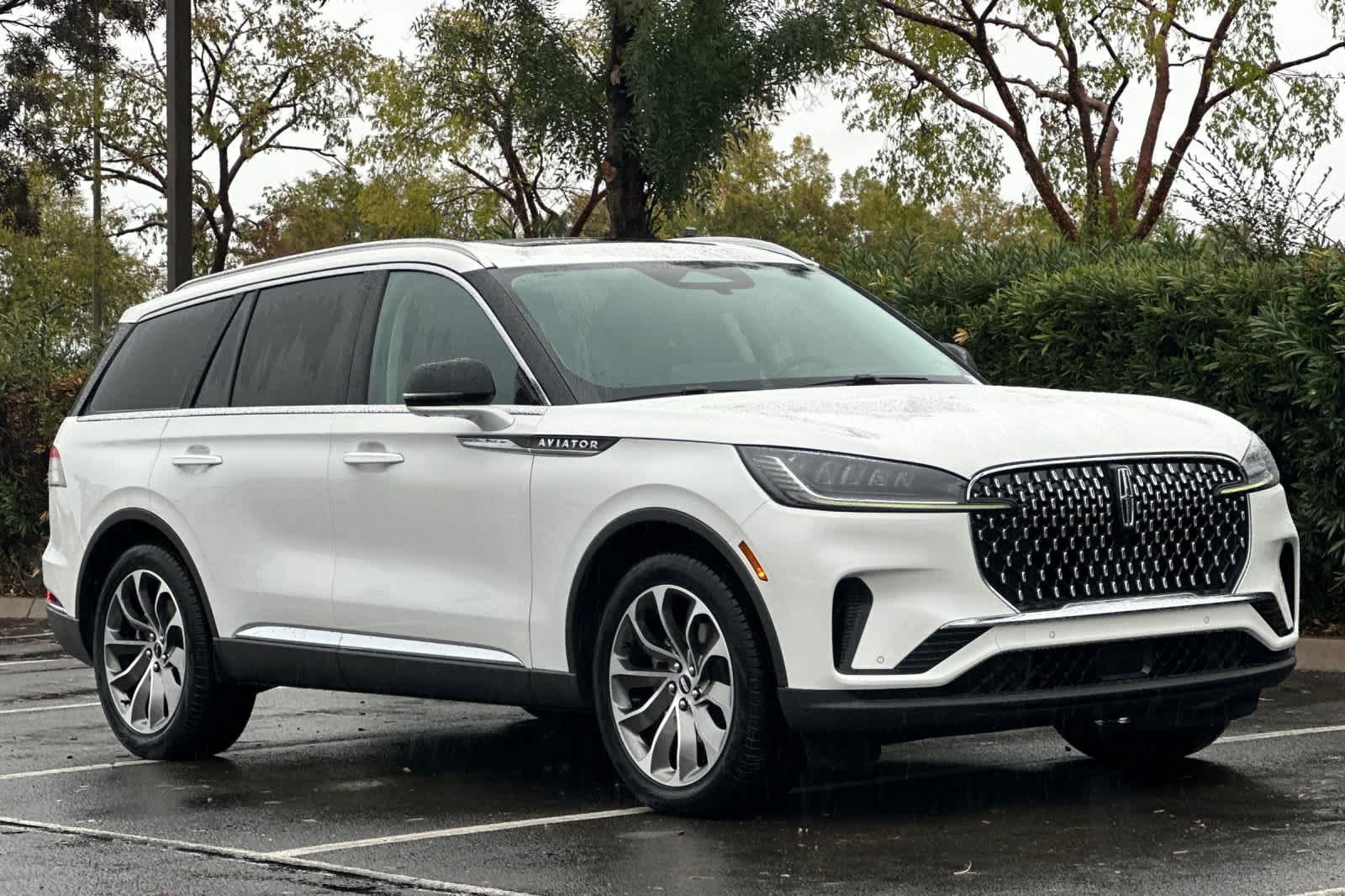Thumbnail: 2026 Lincoln Aviator - 10