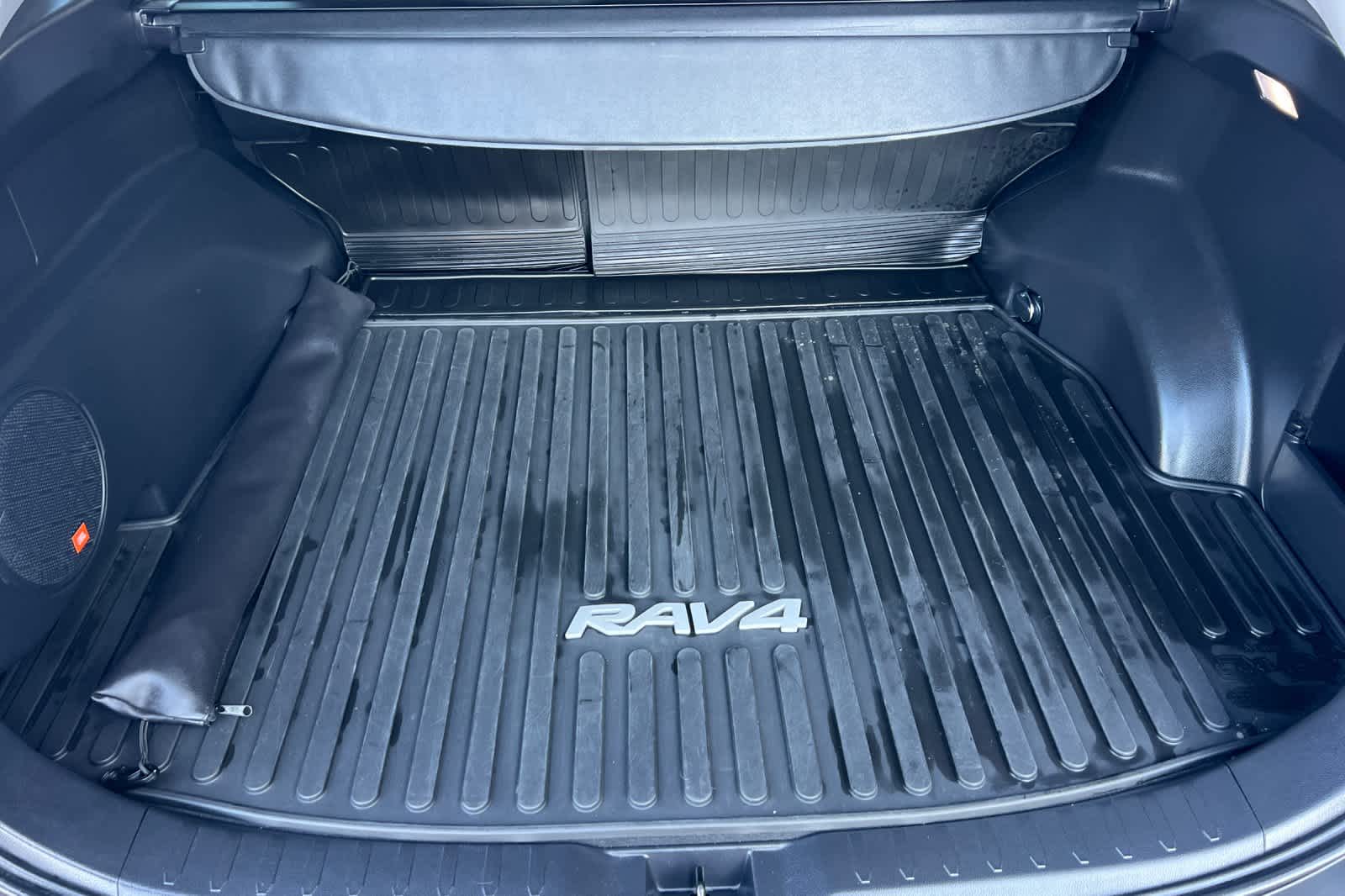 Thumbnail: 2023 Toyota RAV4 - 15