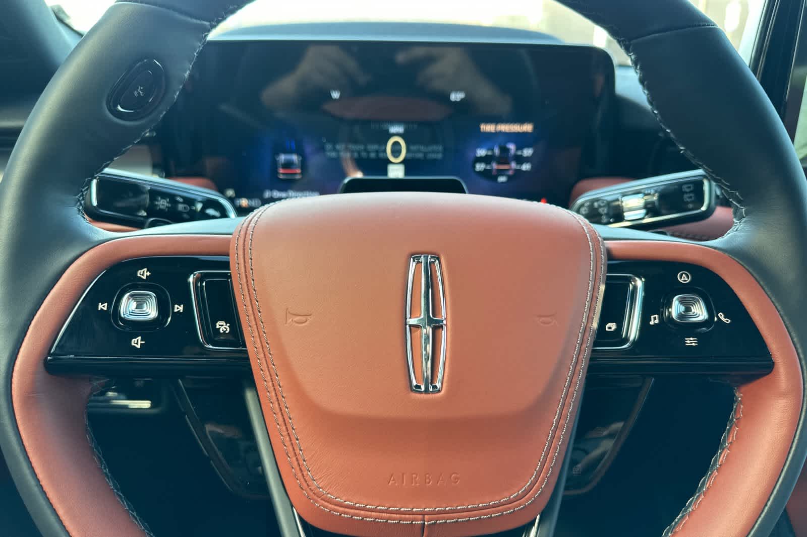 Thumbnail: 2025 Lincoln Aviator - 26