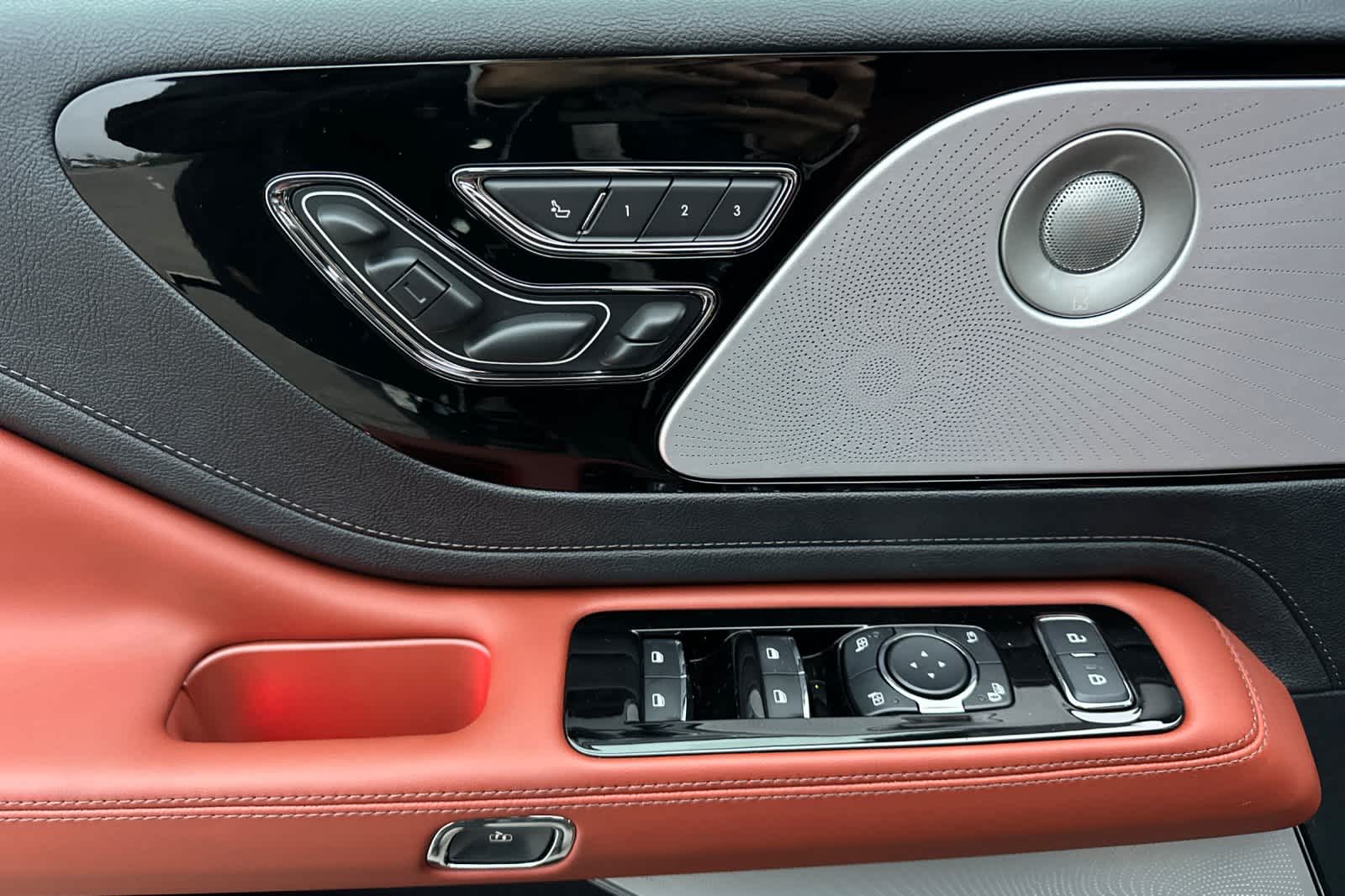 Thumbnail: 2026 Lincoln Aviator - 13