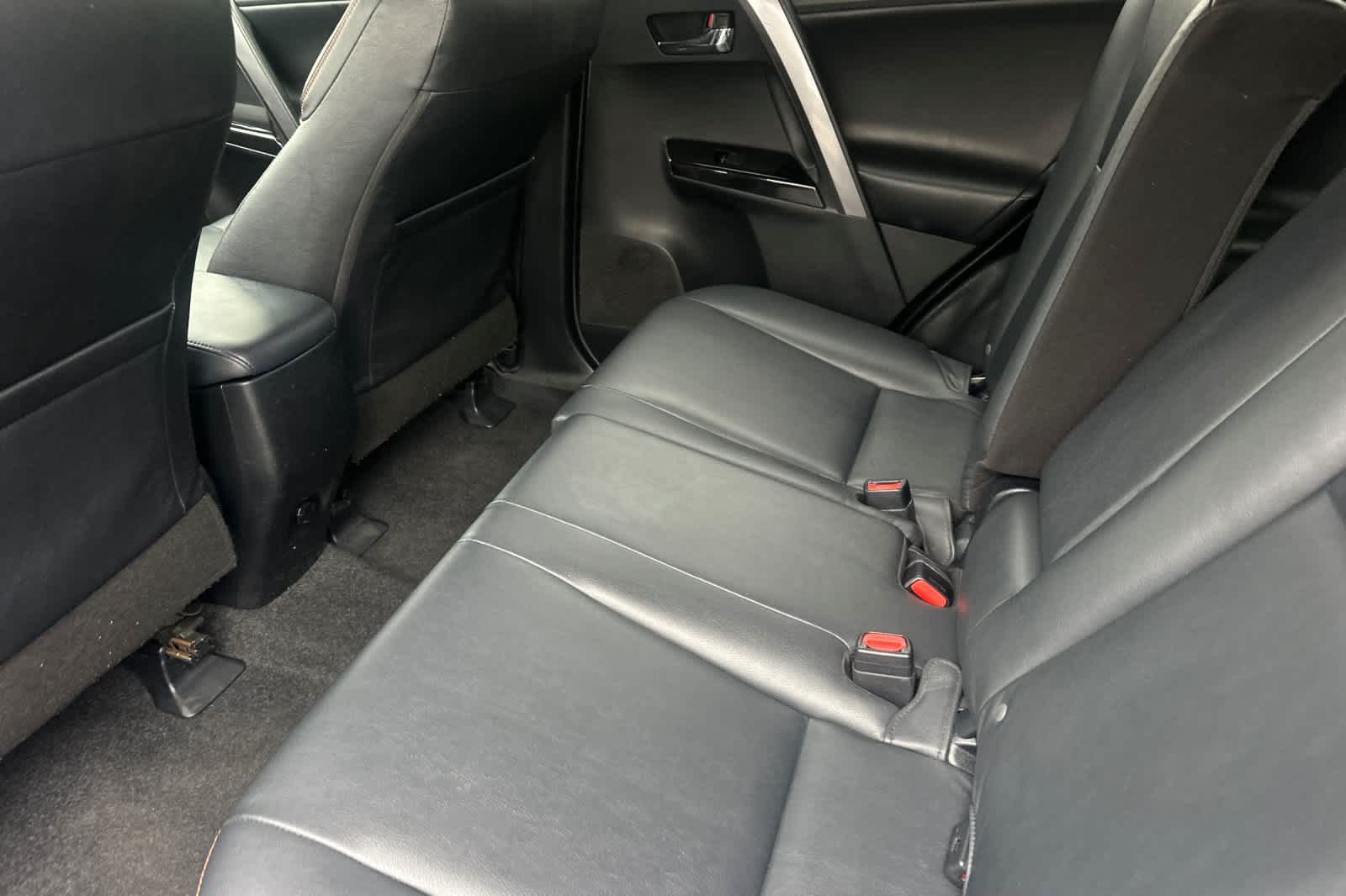 Thumbnail: 2017 Toyota RAV4 - 4