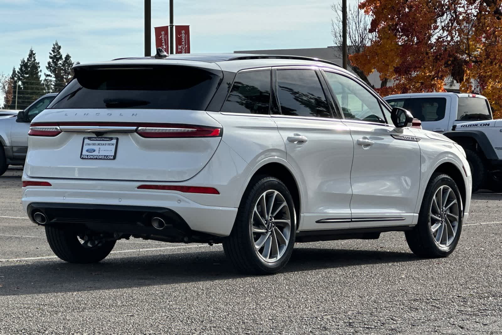 Thumbnail: 2026 Lincoln Corsair - 2