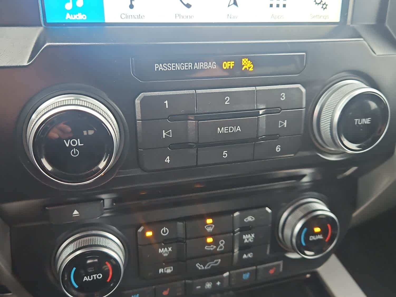 Thumbnail: 2016 Ford F-150 - 17