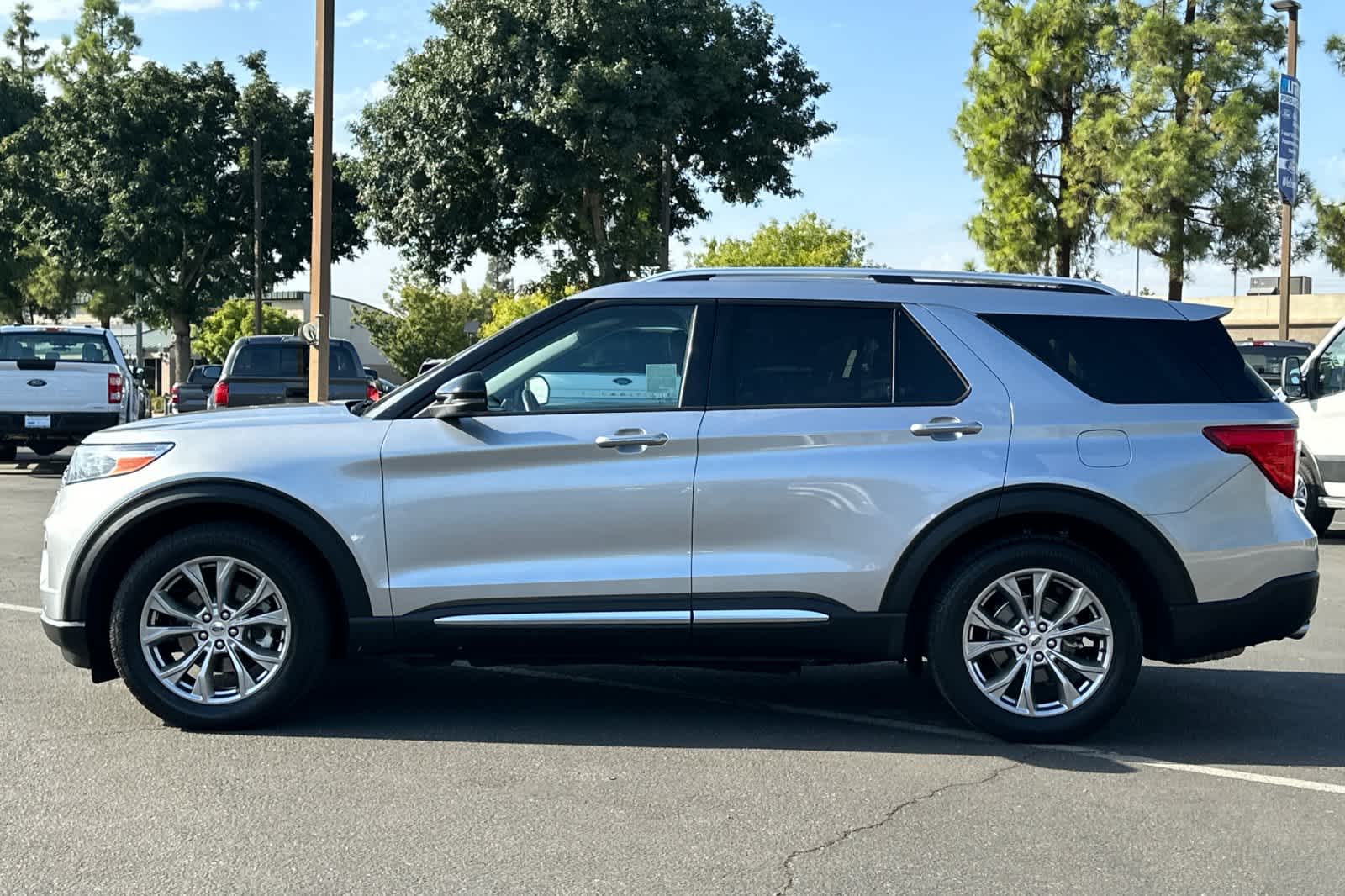 Thumbnail: 2022 Ford Explorer - 6