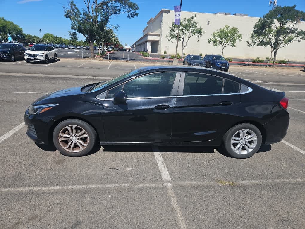 Thumbnail: 2019 Chevrolet Cruze - 5