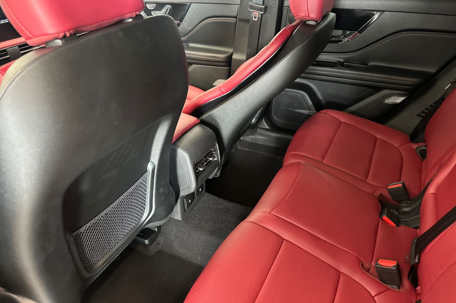 Thumbnail: 2025 Lincoln Corsair - 4