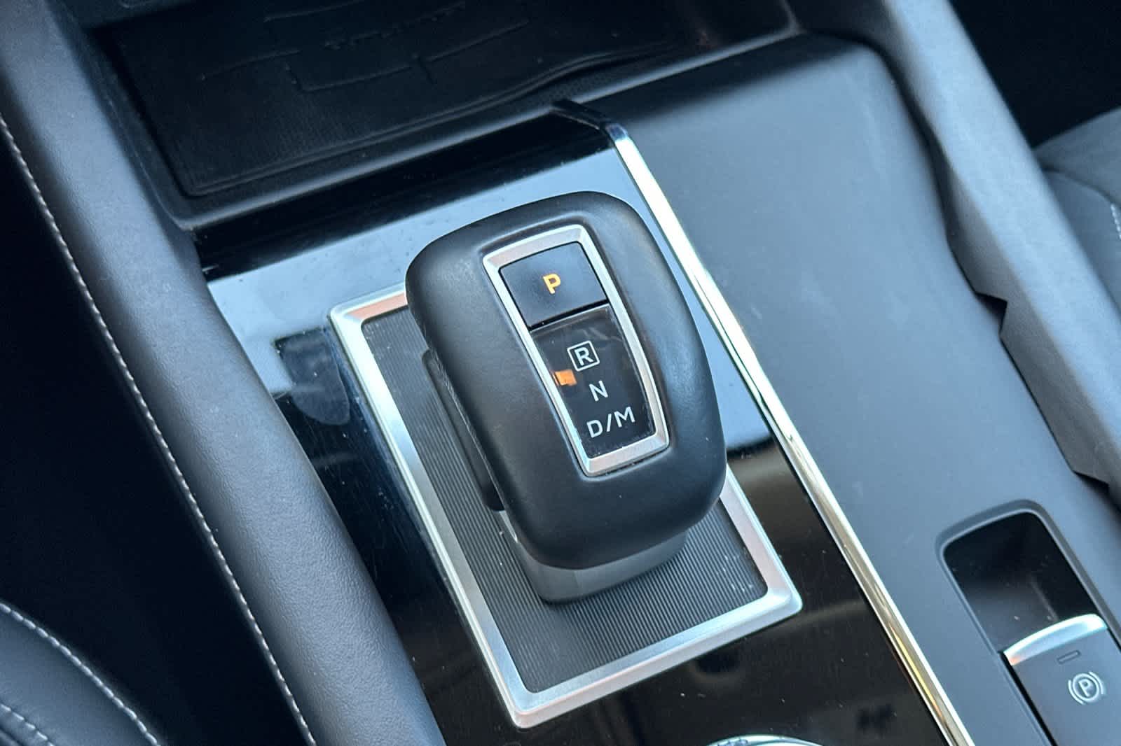 Thumbnail: 2023 Mitsubishi Outlander - 22